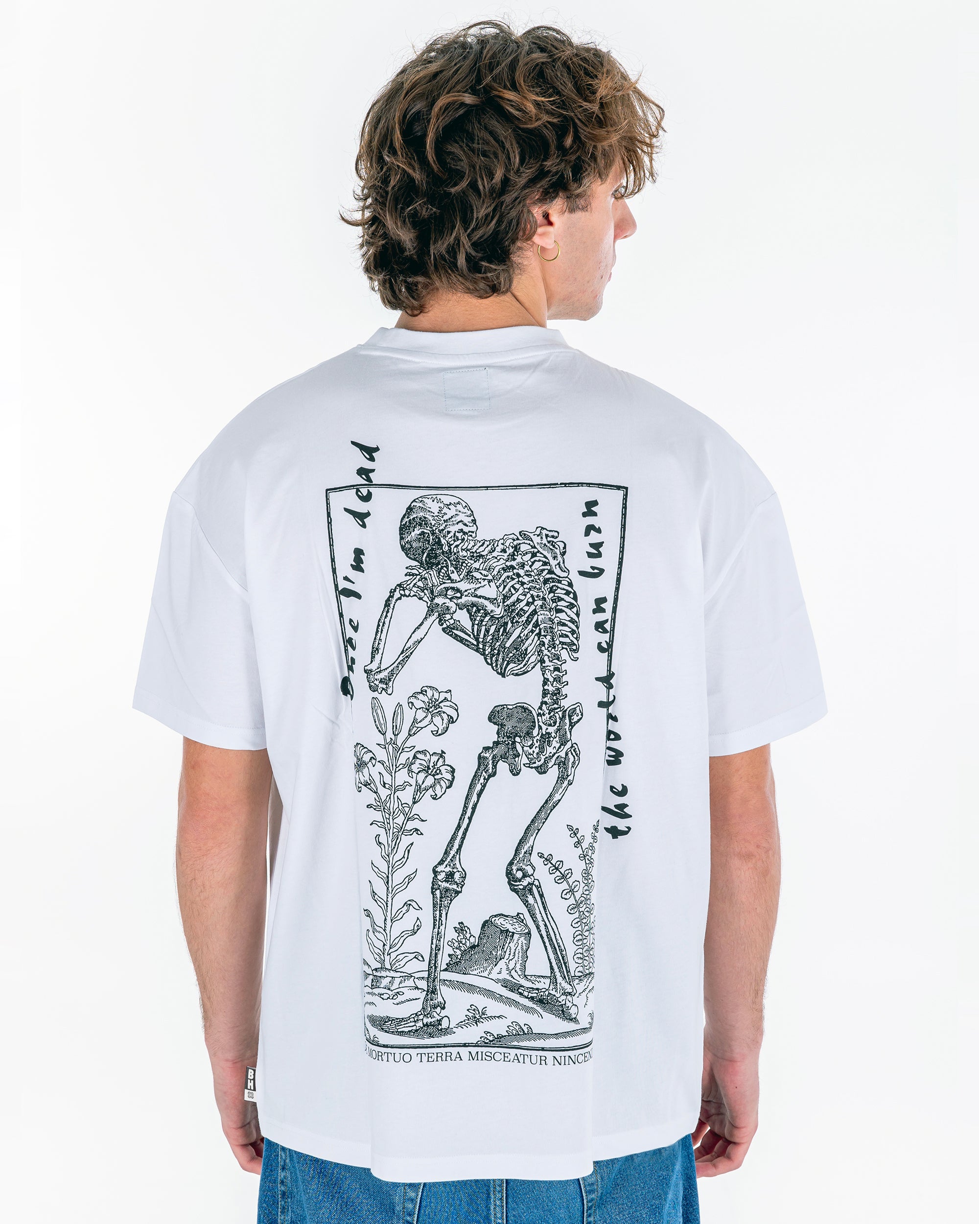 Me Mortuo White Tee
