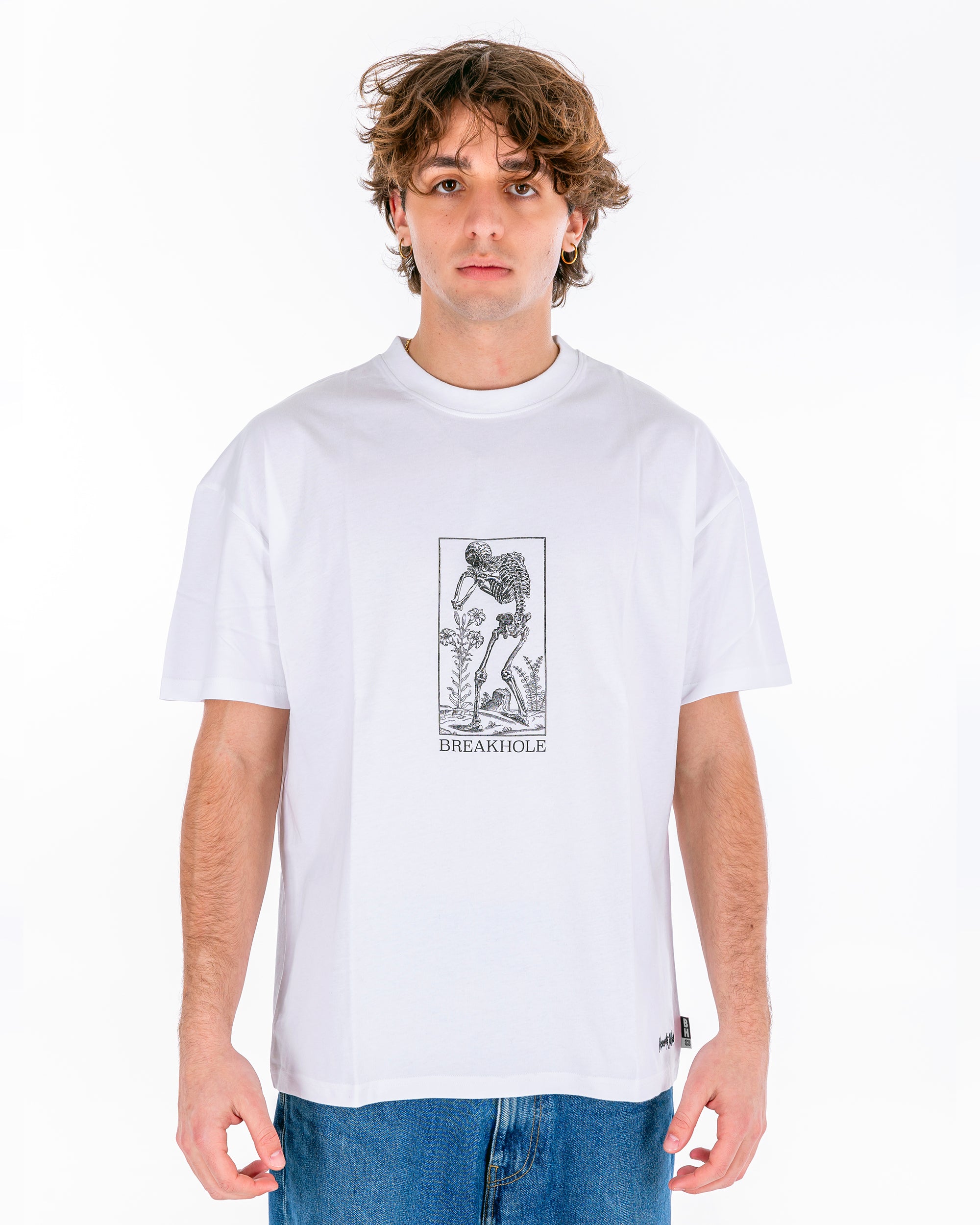 Me Mortuo White Tee